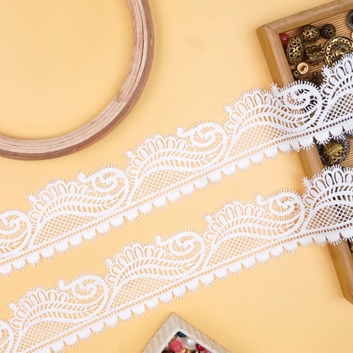 [17809-5-WHITE] One Side Border Shuttle Lace
