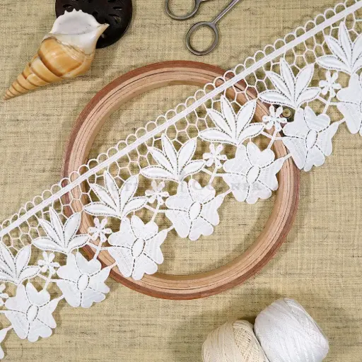 [SHTL287/19144-9 WHITE] One Side Border Shuttle Lace