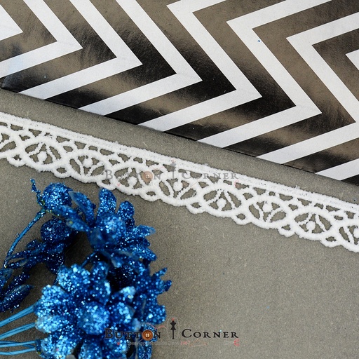 One Side Border Shuttle Lace