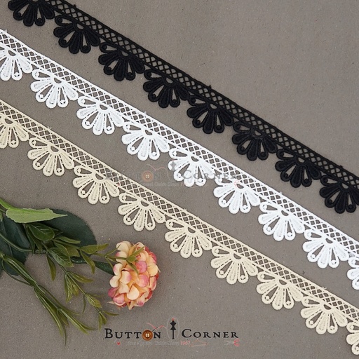 One Side Border Shuttle Lace