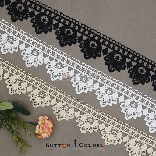One Side Border Shuttle Lace