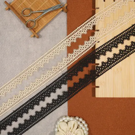 One Side Border Shuttle Lace
