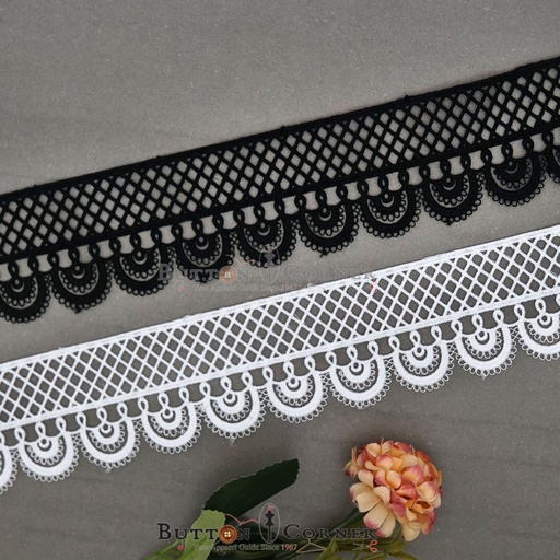 One Side Border Shuttle Lace