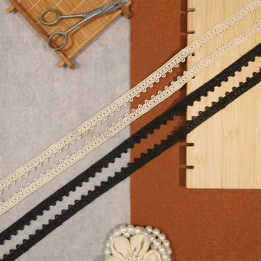 One Side Border Shuttle Lace