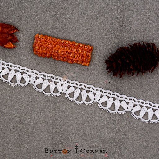 [D10747 WHITE] One Side Border Shuttle Lace