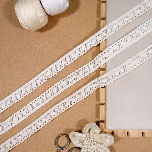 [CRL40 WHITE] One Side Border Crochet Lace