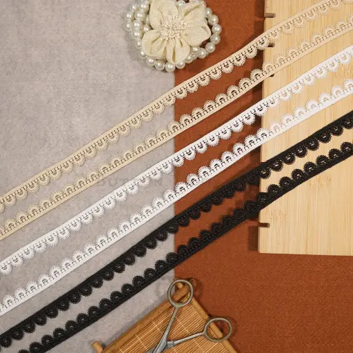 One Side Border Shuttle Lace