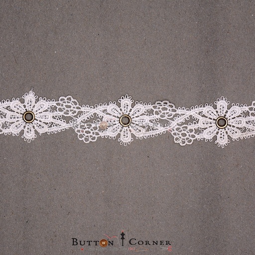 Shuttle Lace With Eyelet