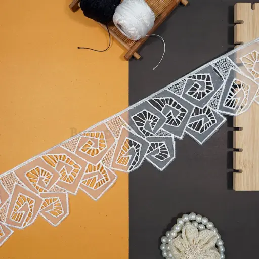 [AL023 WHITE] One Side Border Organza Lace
