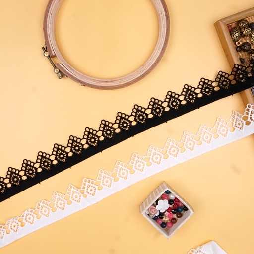 One Side Border Shuttle Lace