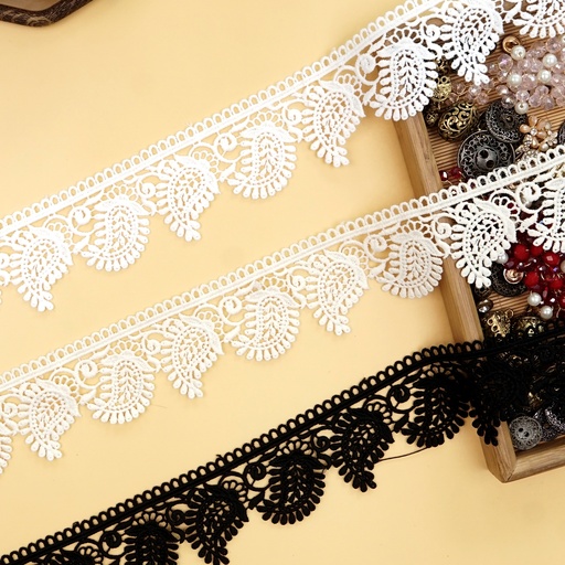 One Side Border Shuttle Lace