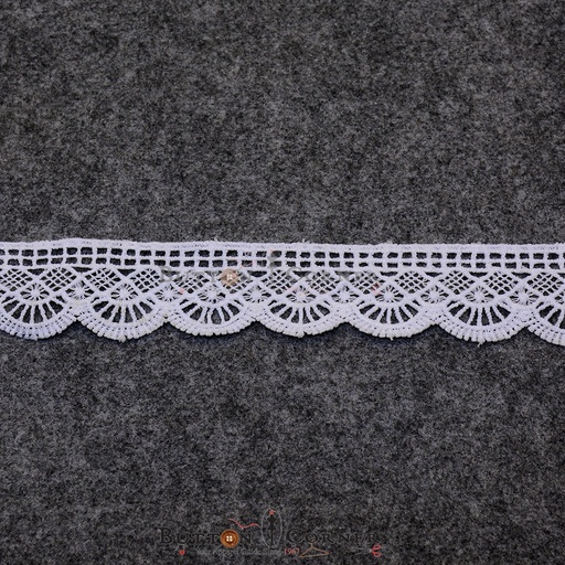 One Side Border Shuttle Lace