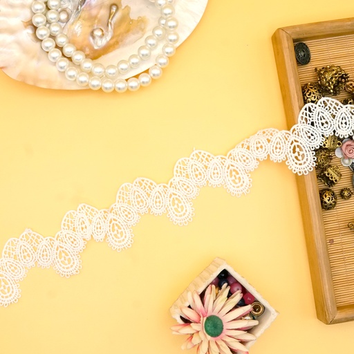 [D11524 WHITE] One Side Border Shuttle Lace