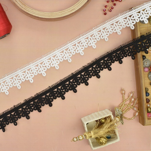 One Side Border Shuttle Lace